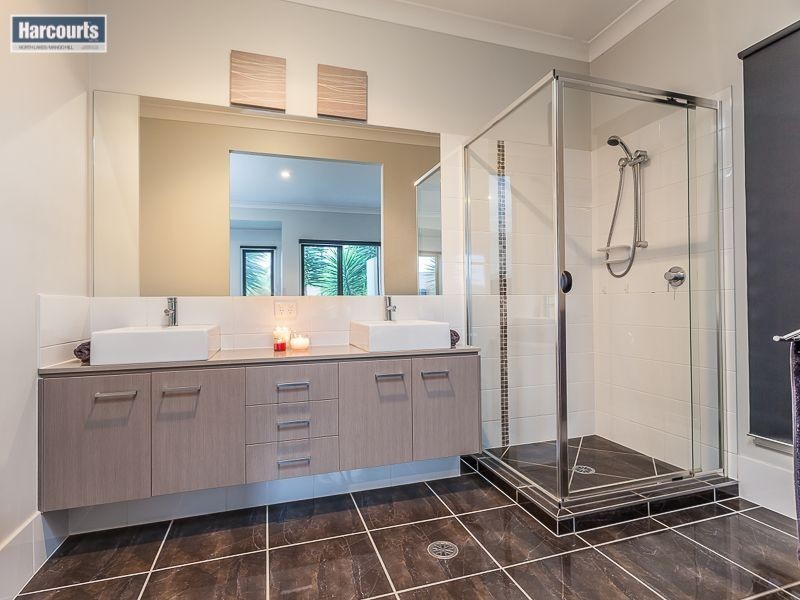 12 Eaton Close, North Lakes QLD 4509