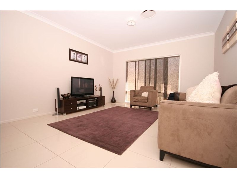 7 Silkyoak Court, North Lakes QLD 4509