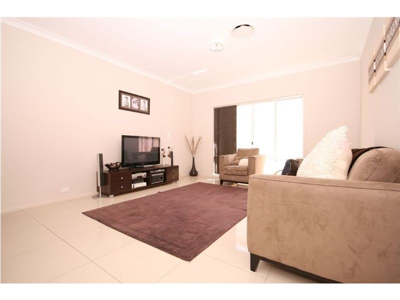 7 Silkyoak Court, North Lakes QLD 4509