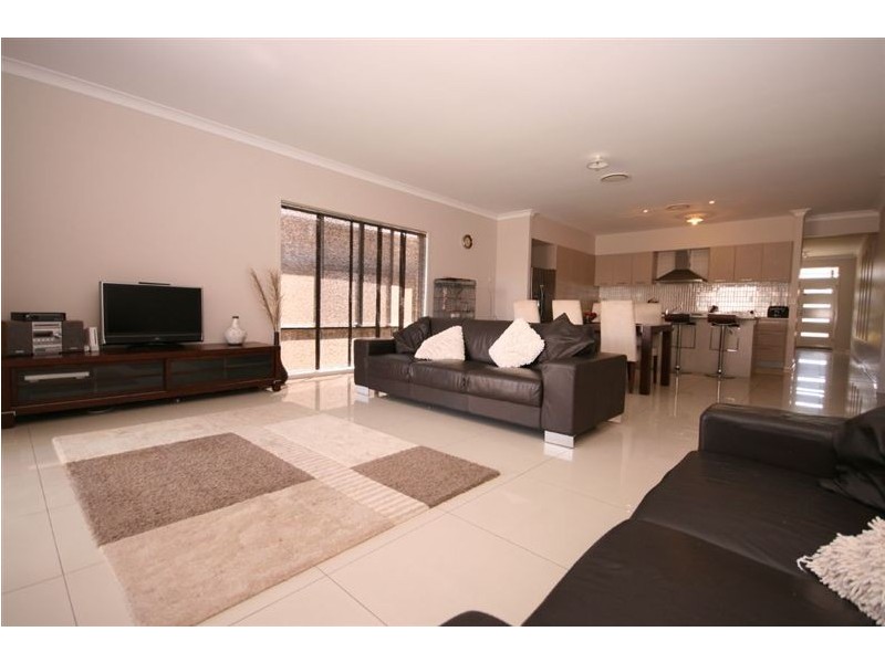 7 Silkyoak Court, North Lakes QLD 4509