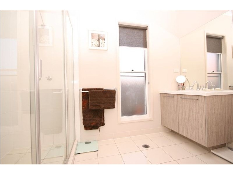 7 Silkyoak Court, North Lakes QLD 4509