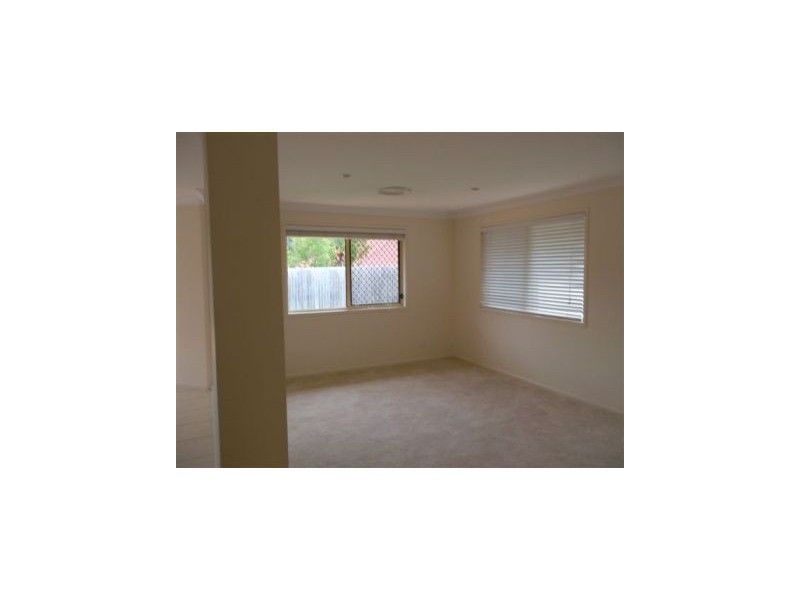 16 Morwell Cres, North Lakes QLD 4509