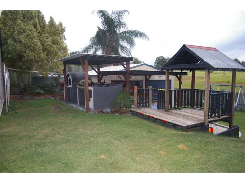 19 Jillian Street, Kallangur QLD 4503