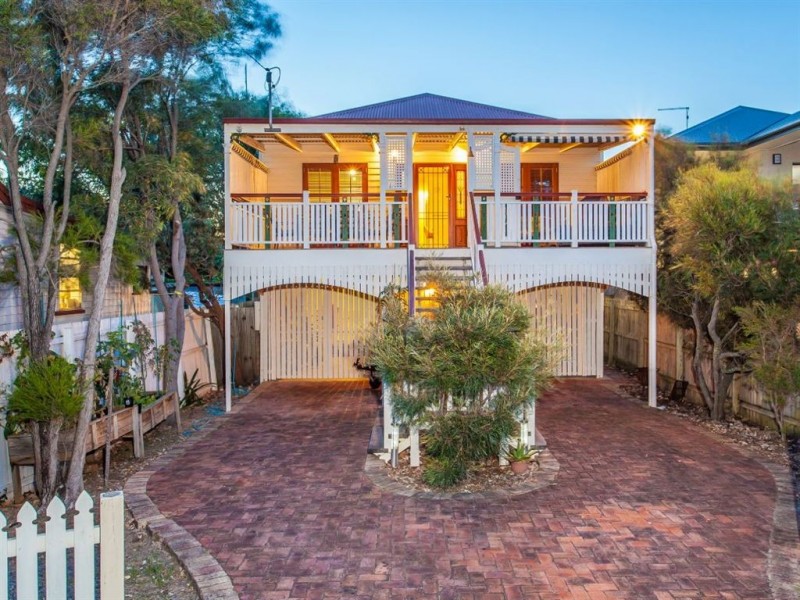 5 Esplanade, Deception Bay QLD 4508
