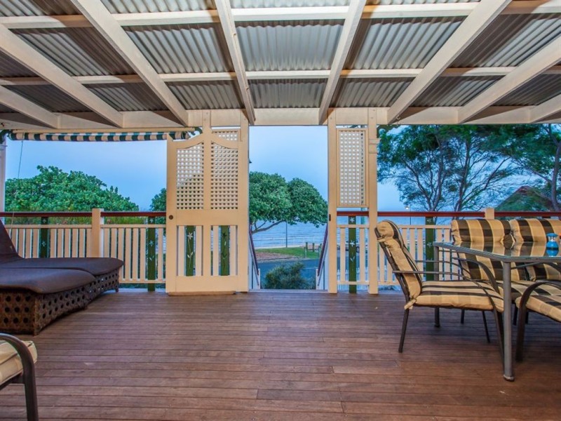 5 Esplanade, Deception Bay QLD 4508