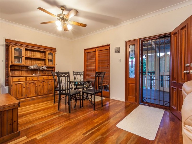5 Esplanade, Deception Bay QLD 4508