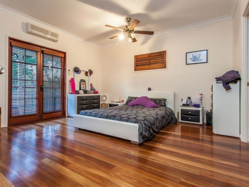 5 Esplanade, Deception Bay QLD 4508