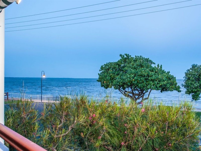 5 Esplanade, Deception Bay QLD 4508