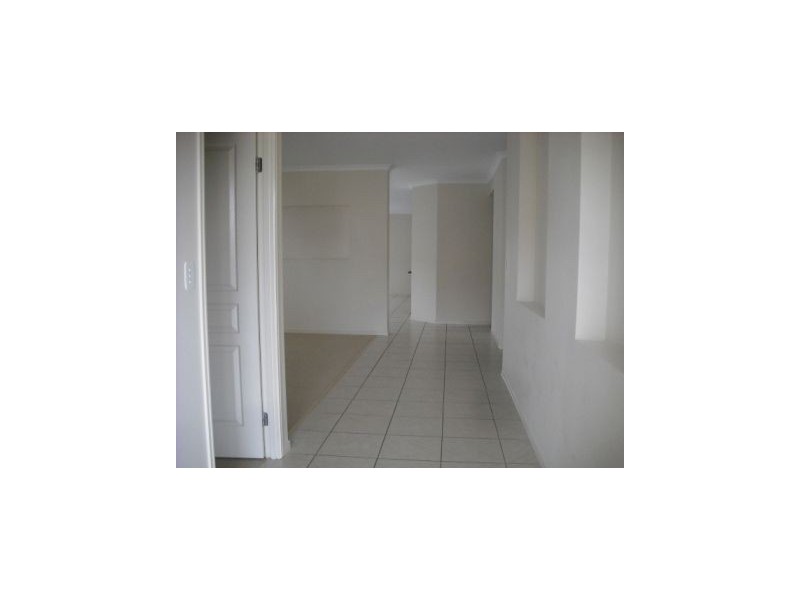 33 Wallaroo Circuit, North Lakes QLD 4509