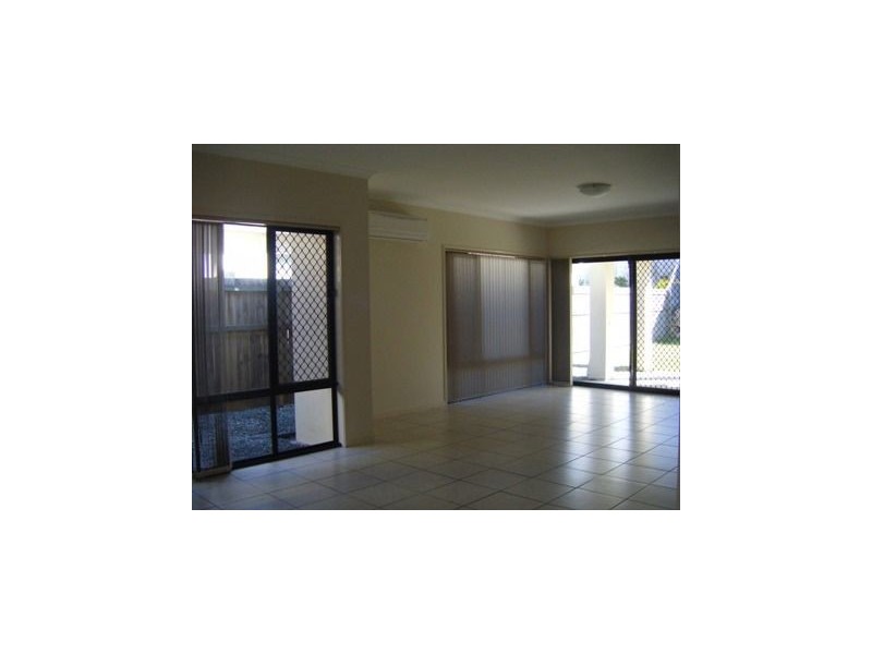 33 Wallaroo Circuit, North Lakes QLD 4509