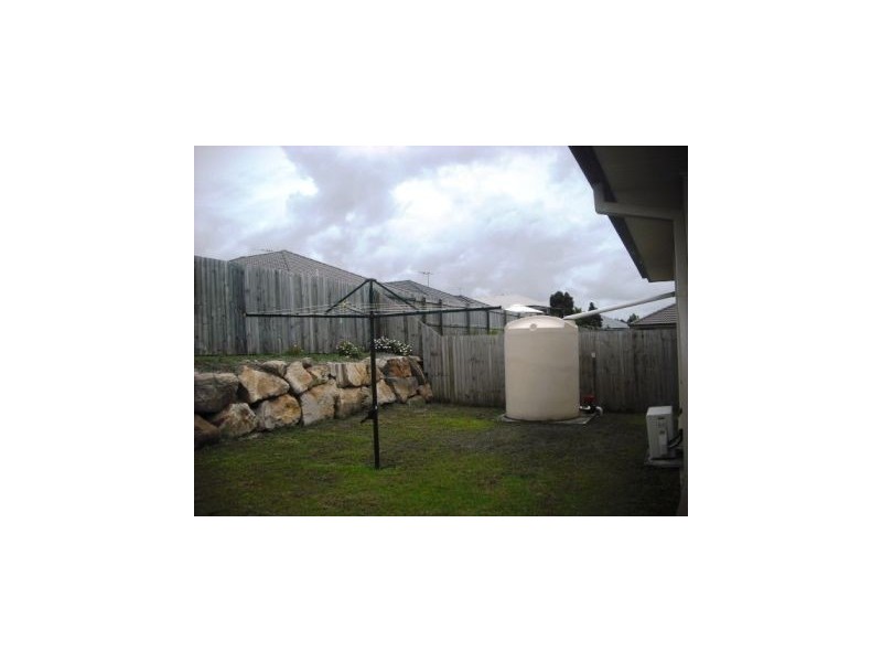 33 Wallaroo Circuit, North Lakes QLD 4509