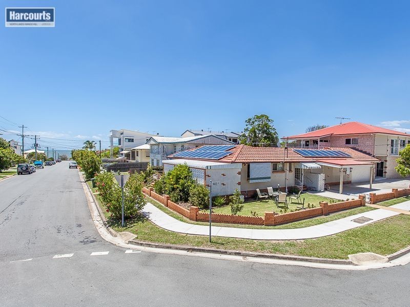 2/58 Kate Street, Woody Point QLD 4019