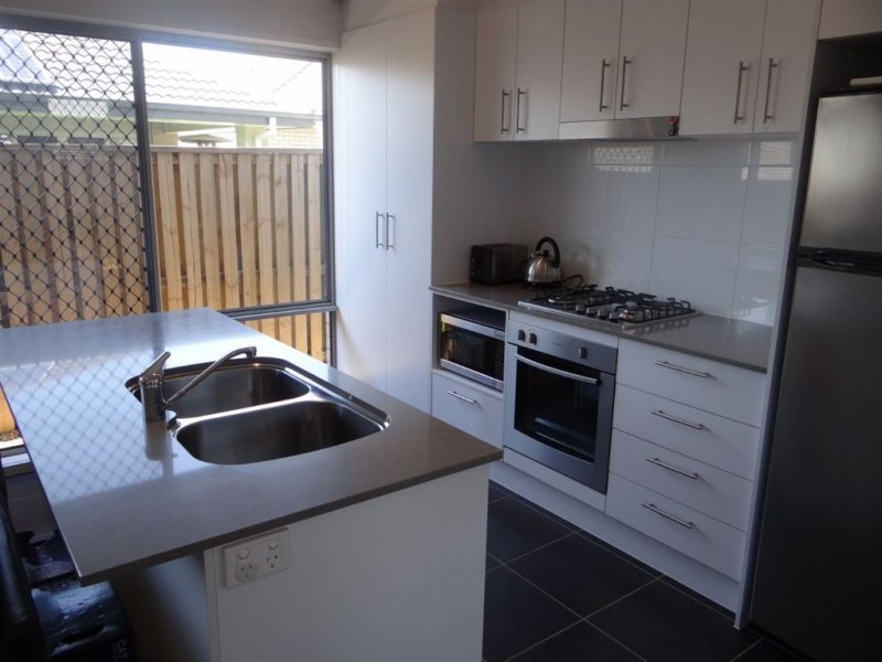 3 Fairy Wren Circuit, Dakabin QLD 4503