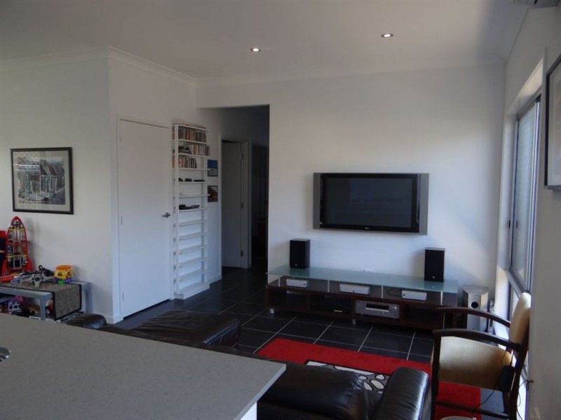 3 Fairy Wren Circuit, Dakabin QLD 4503