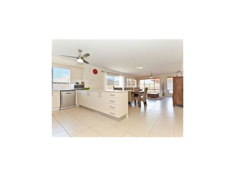 3 Sorrento Street, North Lakes QLD 4509