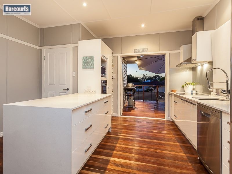 77 Elizabeth Ave, Clontarf QLD 4019
