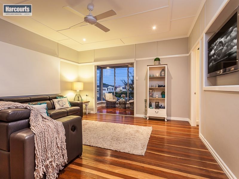 77 Elizabeth Ave, Clontarf QLD 4019