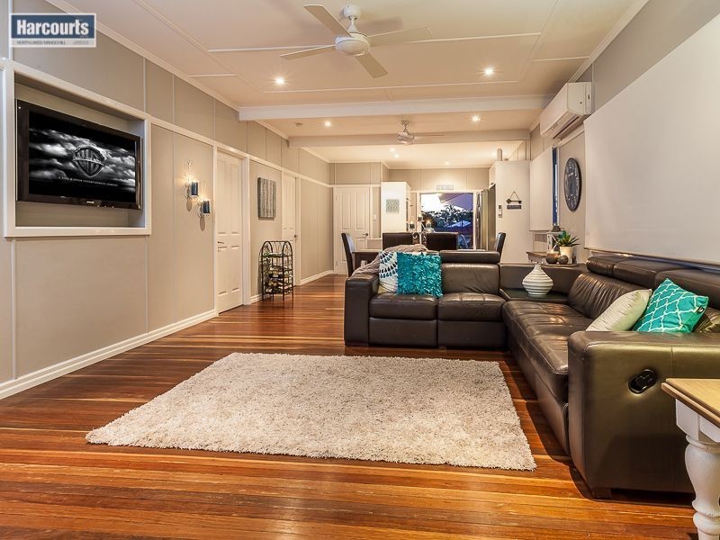 77 Elizabeth Ave, Clontarf QLD 4019