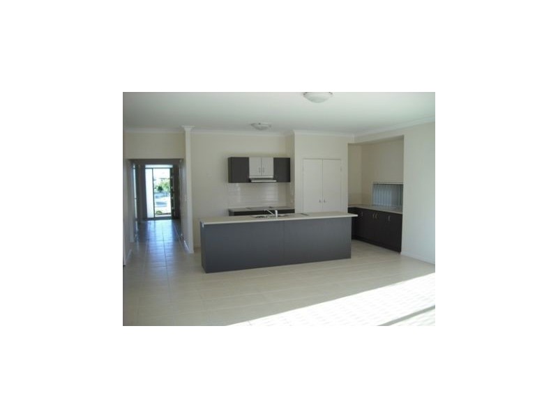 68 Elkington Circuit, North Lakes QLD 4509