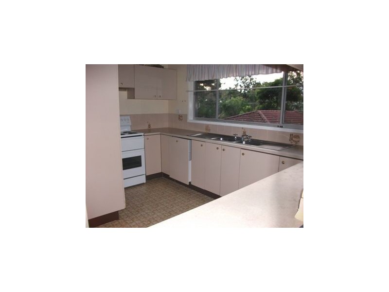 13 St Quentin Court, Petrie QLD 4502