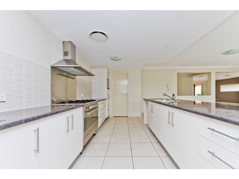 11 Riley Court, North Lakes QLD 4509