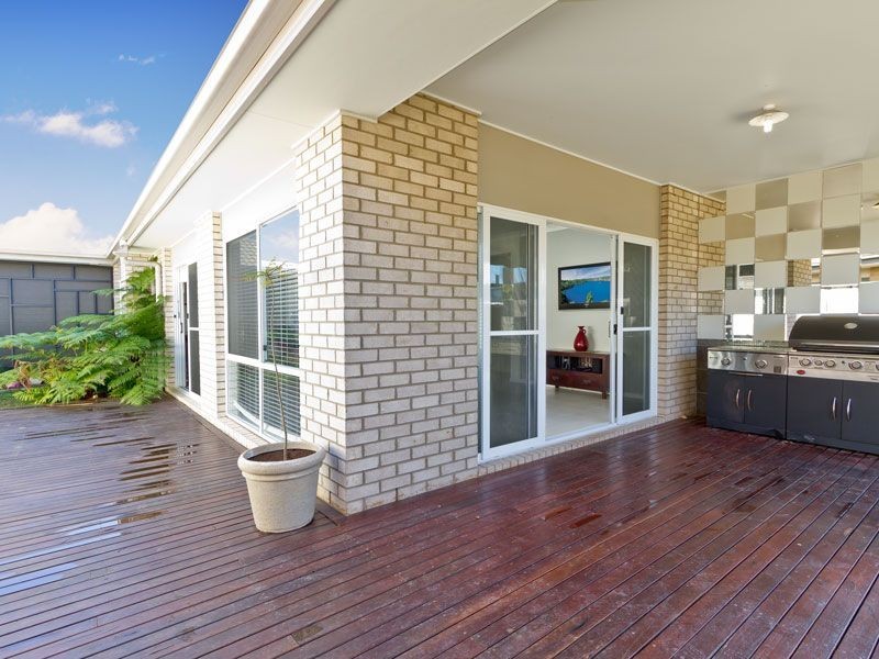 10 Sunjoy Place, North Lakes QLD 4509