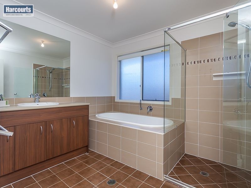 22 Kowari Crescent, North Lakes QLD 4509
