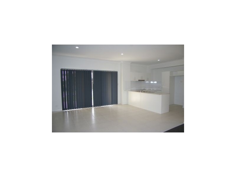 1/5 Kangaroo Street, North Lakes QLD 4509