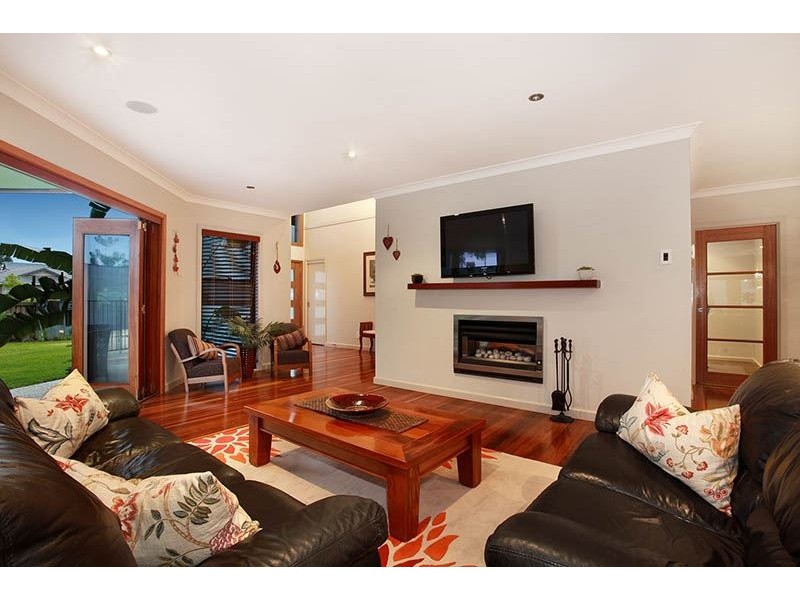 9 Montgomerie Parade, North Lakes QLD 4509