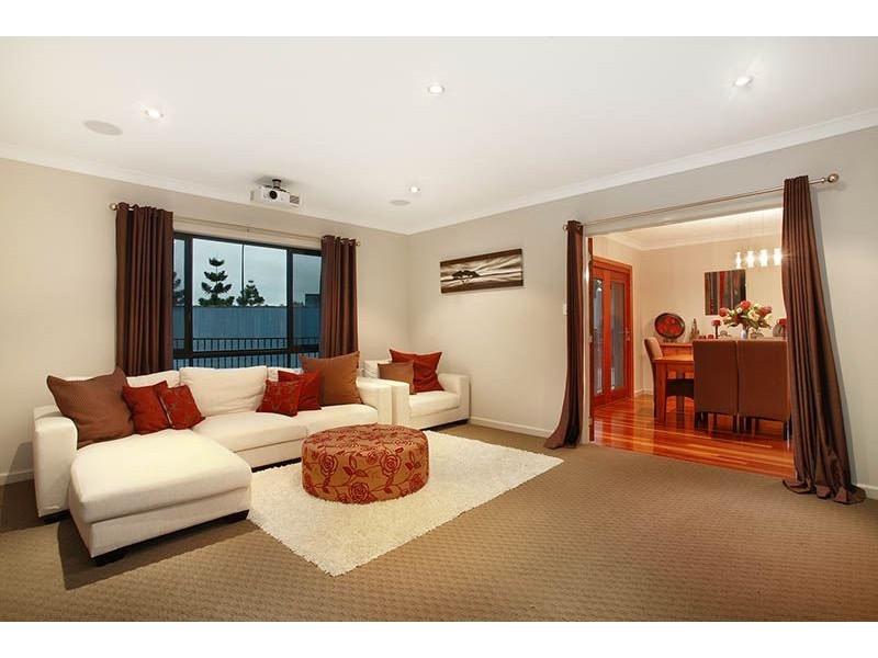 9 Montgomerie Parade, North Lakes QLD 4509