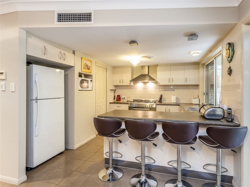 1 Kurrajong Circuit, North Lakes QLD 4509