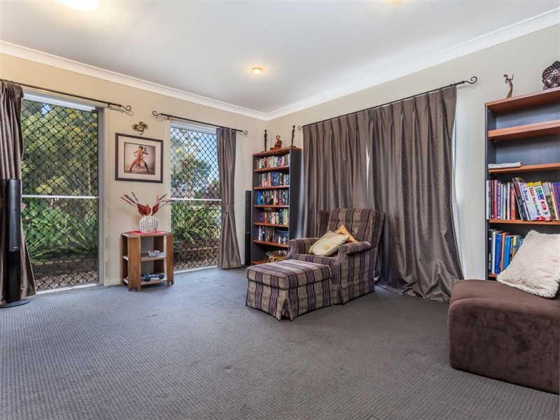 1 Kurrajong Circuit, North Lakes QLD 4509