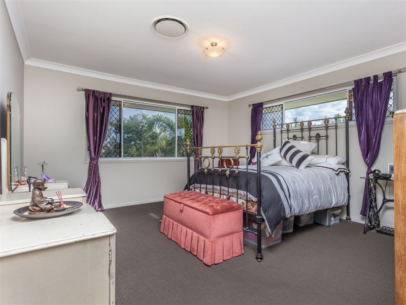 1 Kurrajong Circuit, North Lakes QLD 4509
