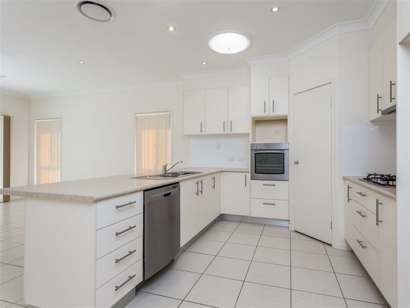 17 Morgan Street, North Lakes QLD 4509