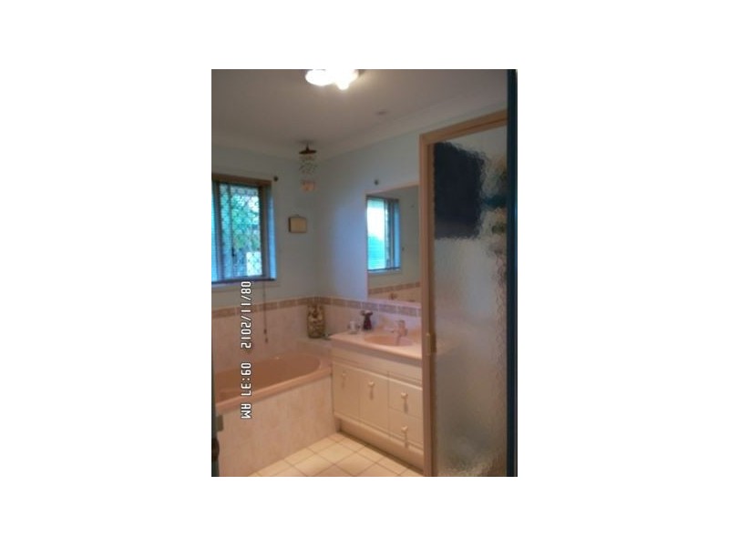 4 Parkway Street, Rothwell QLD 4022