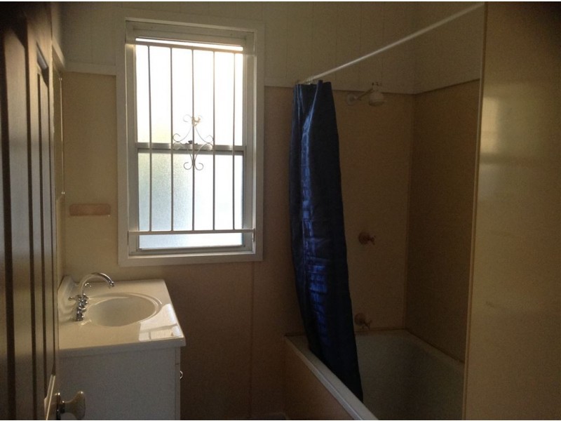 26 Shields Street, Redcliffe QLD 4020