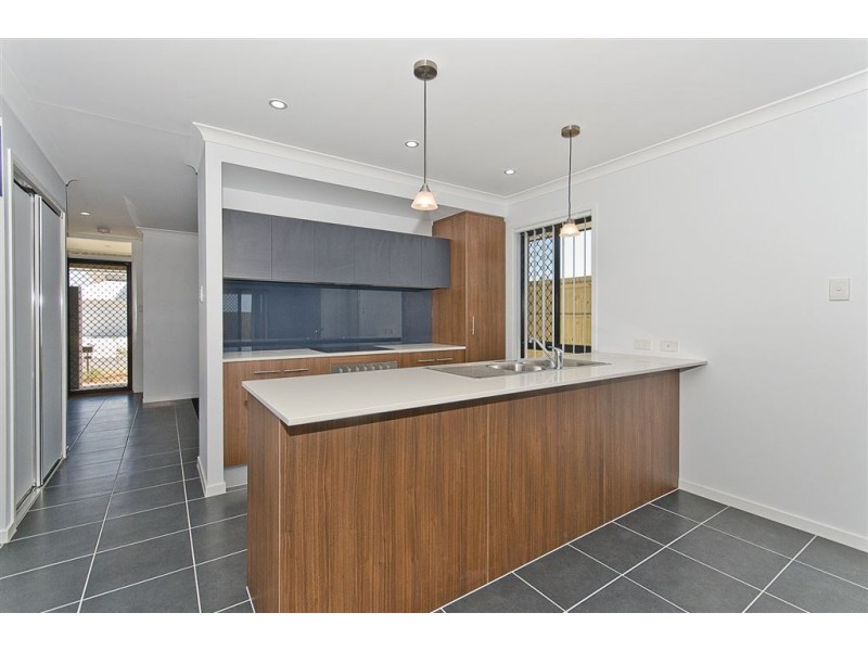 13 Ravensbourne Crescent, North Lakes QLD 4509