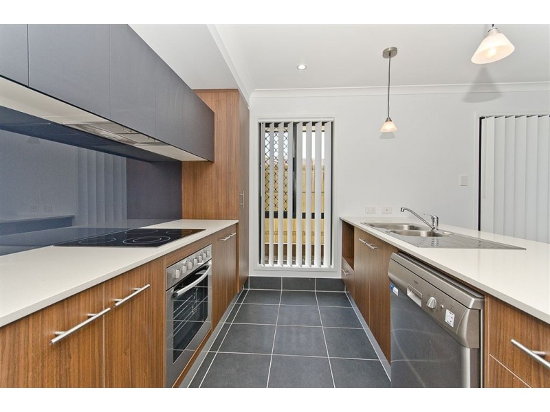 13 Ravensbourne Crescent, North Lakes QLD 4509