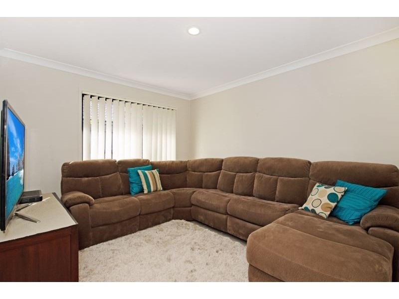 84 Mackintosh Drive, North Lakes QLD 4509