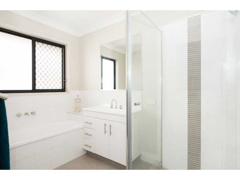 84 Mackintosh Drive, North Lakes QLD 4509