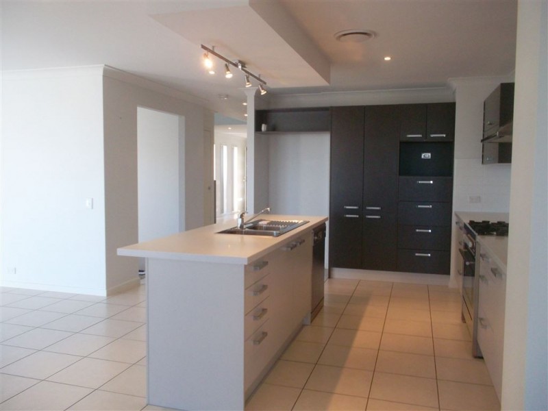 10 Rawlins Crescent, North Lakes QLD 4509