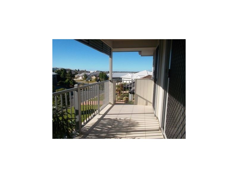 10 Rawlins Crescent, North Lakes QLD 4509