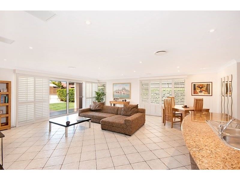 36 Lochside Drive, North Lakes QLD 4509