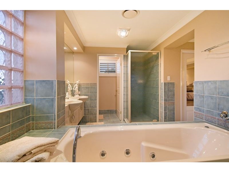 36 Lochside Drive, North Lakes QLD 4509