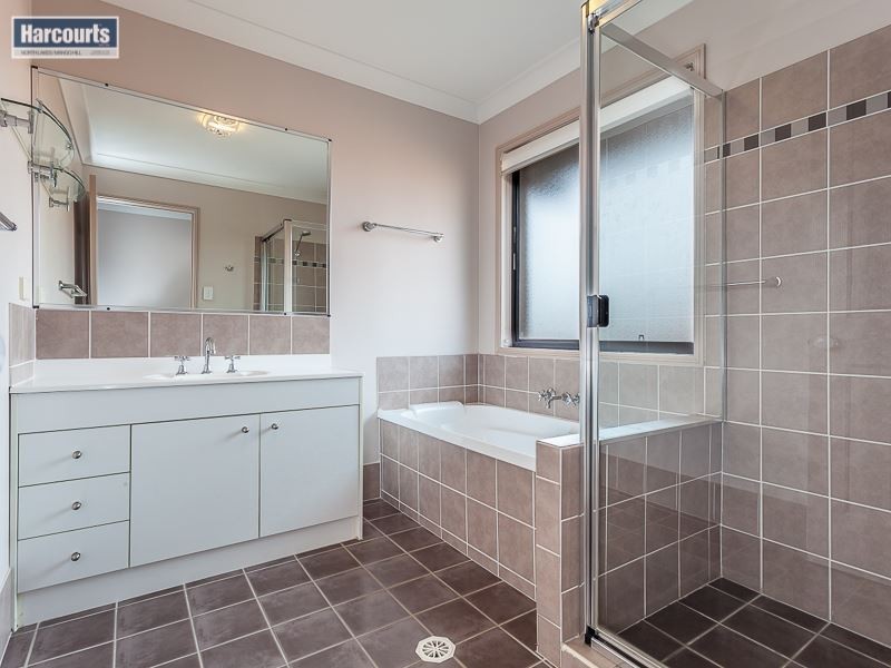 30 Lochside Drive, North Lakes QLD 4509