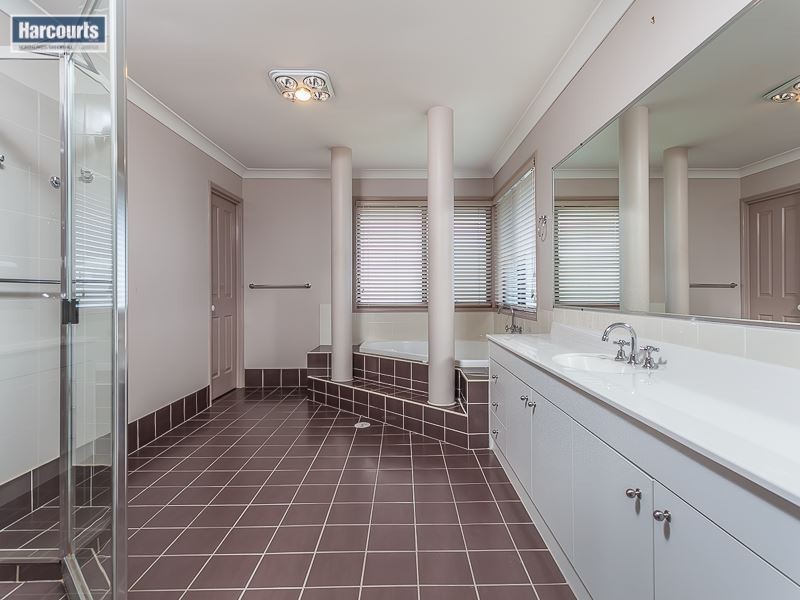 30 Lochside Drive, North Lakes QLD 4509