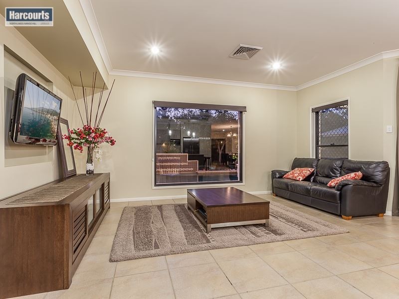 6 Silkyoak Court, North Lakes QLD 4509