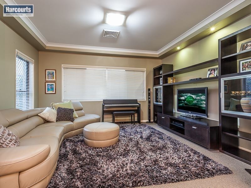 6 Silkyoak Court, North Lakes QLD 4509