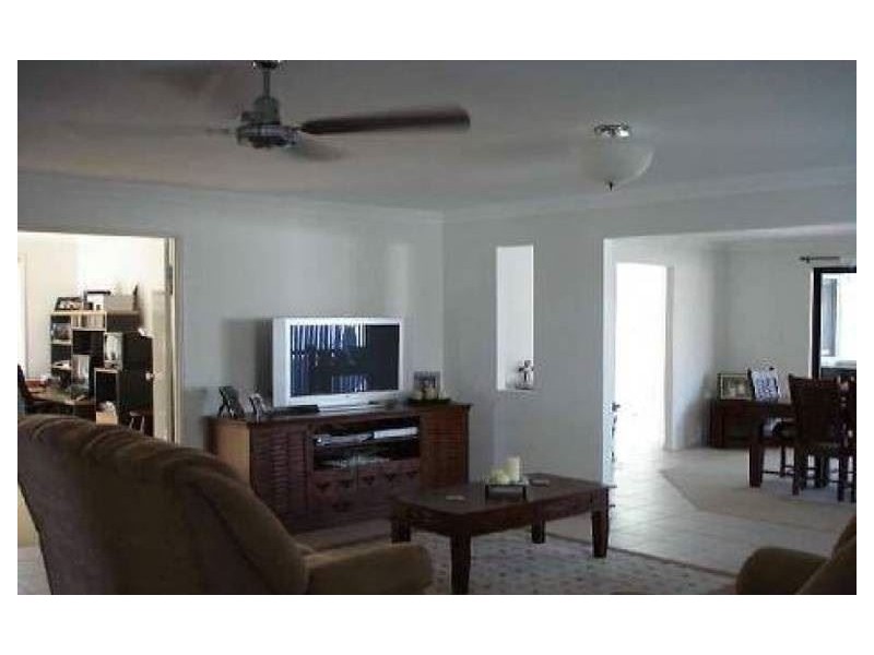 22 Dotterel Crescent, North Lakes QLD 4509