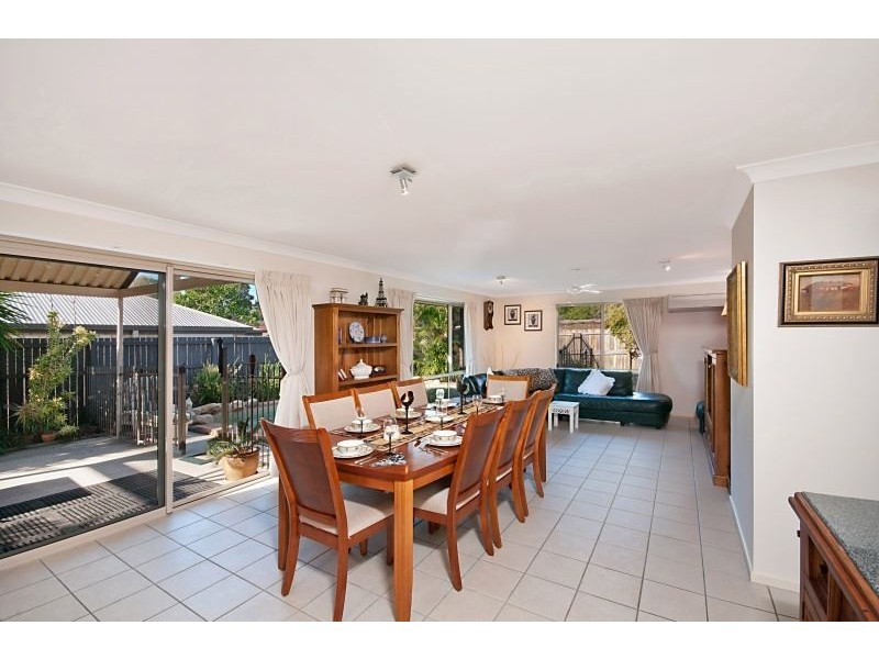 10 Litchfield court, North Lakes QLD 4509